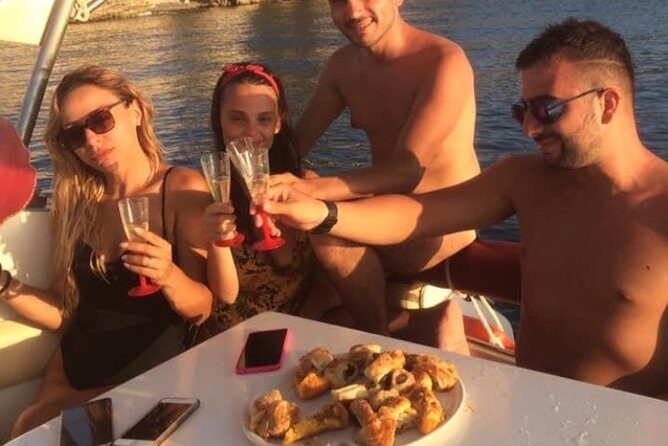 Private boat tour with prosecco and fresh fruit - What to Expect from the Tour