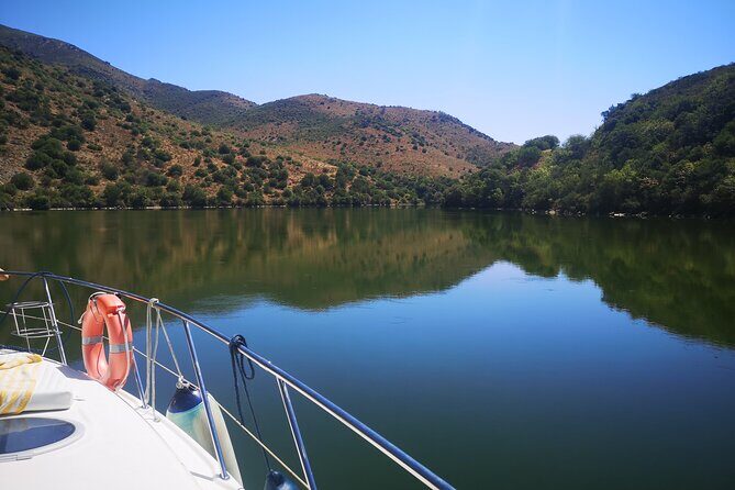 Private boat trip with lunch in a typical restaurant - FAQs