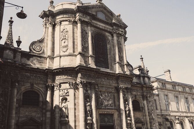 Private Bordeaux History Tour with a glass of Bordeaux wine. - Exploring Bordeaux’s Historic Heart