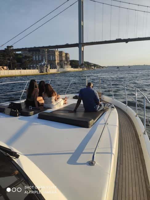 Private Bosphorus Yacht with Local Guide and Snacks - Key Points