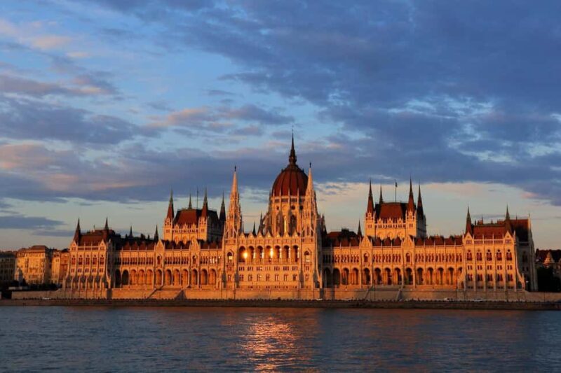 Private Budapest from Vienna with a local guide - The Price and Who It’s For