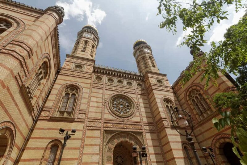PRIVATE Budapest Jewish Heritage Walking Tour - Food Tasting - Key Points