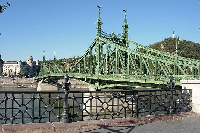 Private Budapest walking tour - 4 hours - The Highlights: What You’ll See and Experience