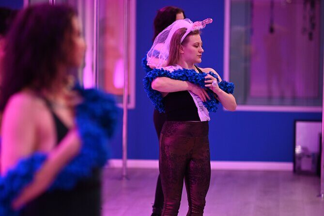 Private Burlesque Party for Up to 15 People at soFly Social ATX - Who Should Consider This?