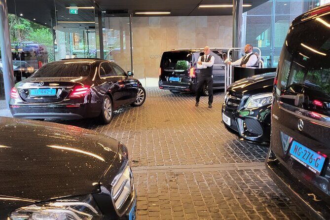 Private Car or Minivan Amsterdam to Schiphol Airport - Key Points
