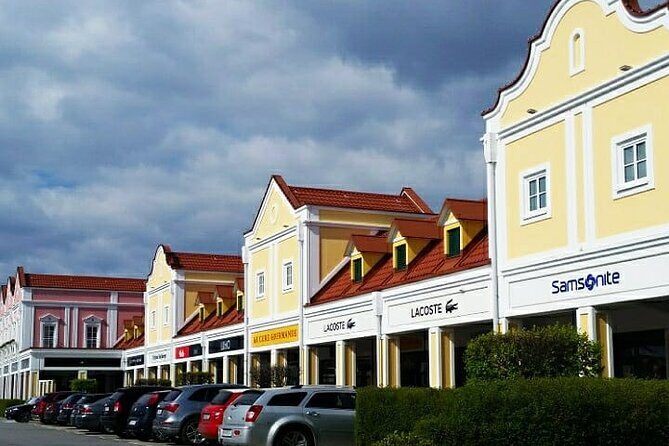 Private car or minivan transfer from Budapest to Vienna or back. - The Journey: What Can You Expect?