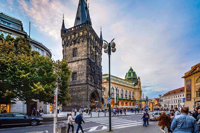 Private Car Transfer from Vienna to Prague with 2h of Sightseeing - The Sum Up