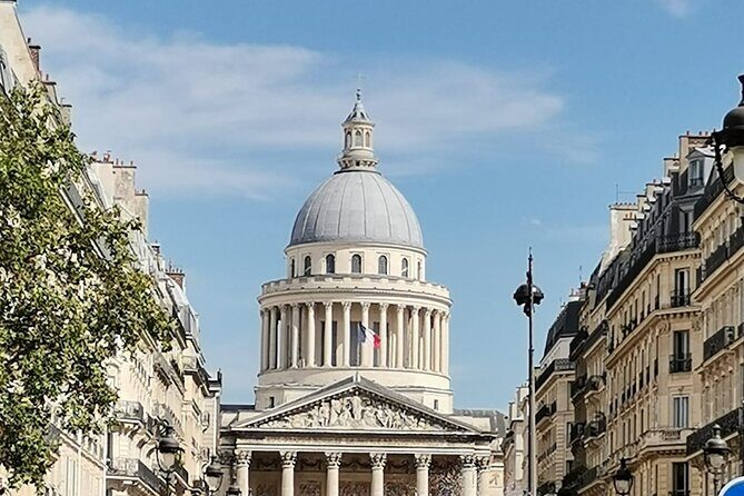 Private car with a driver in Paris 4-6 persons - Key Points