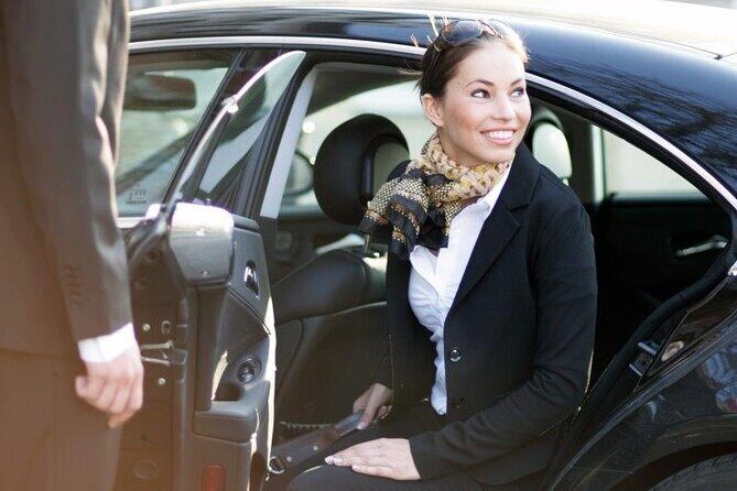 Private car with a driver in Paris - Key Points