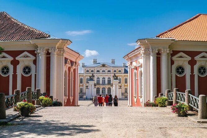 Private Castle tour from Riga:Rundale, Bauska+Hill of Crosses(LT) - A Closer Look at the Itinerary