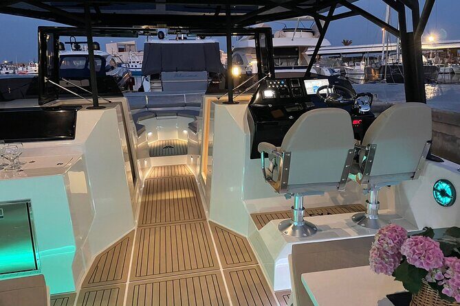 Private catamaran sailing experience around Barcelona - The Value of the Price