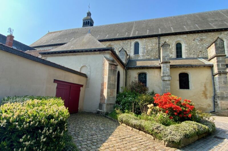 Private Champagne Moet et Chandon Veuve Clicquot by Mercedes - Starting the Day: Comfort and Convenience