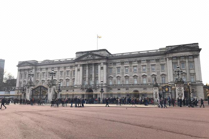 Private Chauffeur at your Disposal in London - An In-Depth Look at the Private Chauffeur Experience