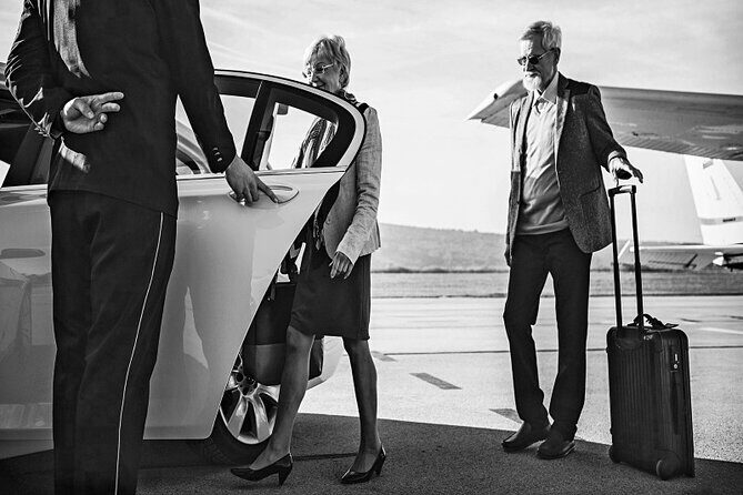 Private Chauffeured Transfer between CDG Airport and Paris - Why Choose a Private Transfer from CDG to Paris?