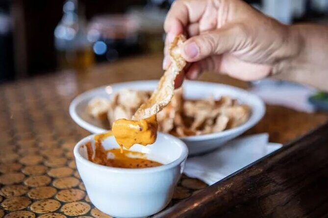 Private Chicago Street Food Walking Tour With A Local Guide - Exploring Chicago Through Food and Architecture: A Detailed Look at the Private Street Food Walking Tour