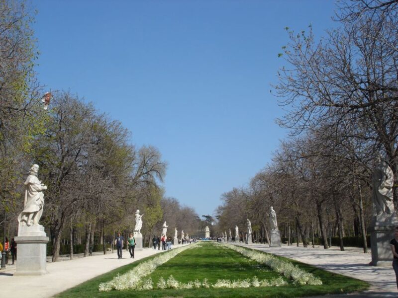 Private City Tour Madrid with Driver and Guide - Who Should Consider This Tour?