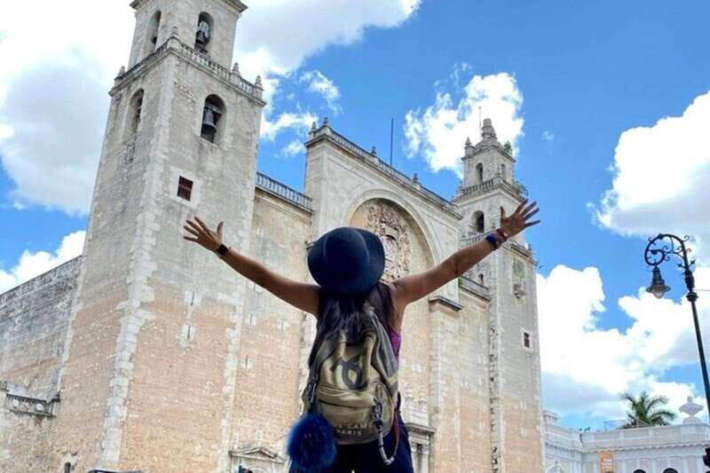 Private City tour Merida History & Local Antojitos Tasting - Beverage and Snack Tastings: A Cultural Dive