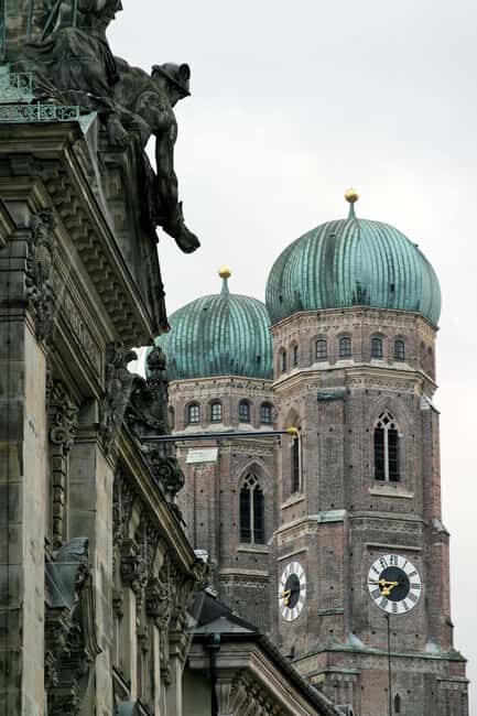 Private city tour "Munich Highlights" for up to 8 people - Exploring Munich in Just 3 Hours