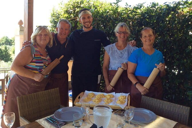 Private Cooking Class in a Florentine Villa with Transfer - Who Is This Tour Best Suited For?
