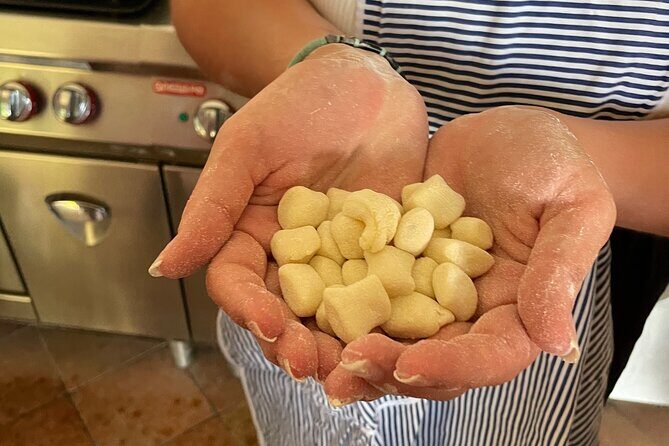 Private Cooking Class in Sorrento & garden visit. - The Quality of the Hosts and Atmosphere