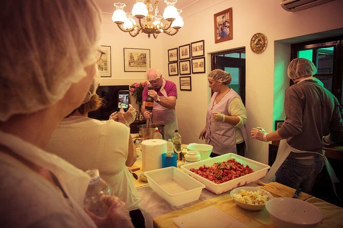 Private Cooking Class in Traditional Andalusian Housing - Key Points