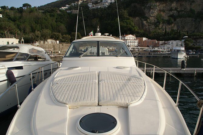 Private Cruise around Capri - yacht 50' - FAQs