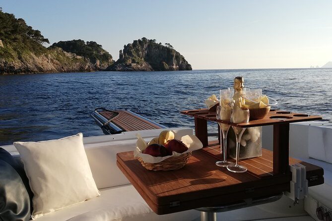 Private Cruise from Naples to Capri and Amalfi Coast - yacht 40' - A Closer Look at the Private Naples to Capri and Amalfi Coast Yacht Tour