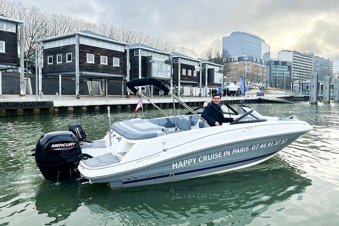 Private cruise on the Seine with Happy Cruise in Paris - Discover Paris from the Water with a Private Seine Cruise by Happy Cruise