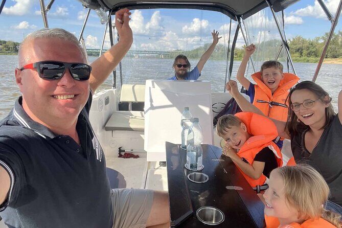 Private Cruise on Vistula in Warsaw for 9 with our Helmsman - Key Points