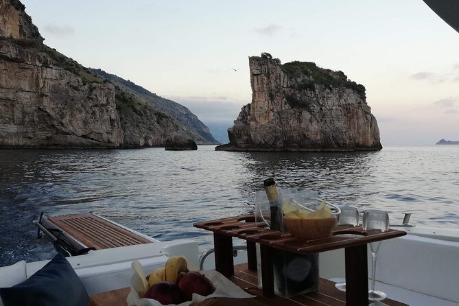 Private Cruise to Ischia and Procida - Yacht 40' - Who Would Love This Tour?