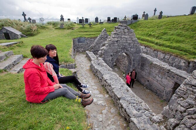 Private cultural tour of Inisheer, Aran Islands with lunch, horse and trap tour - FAQs