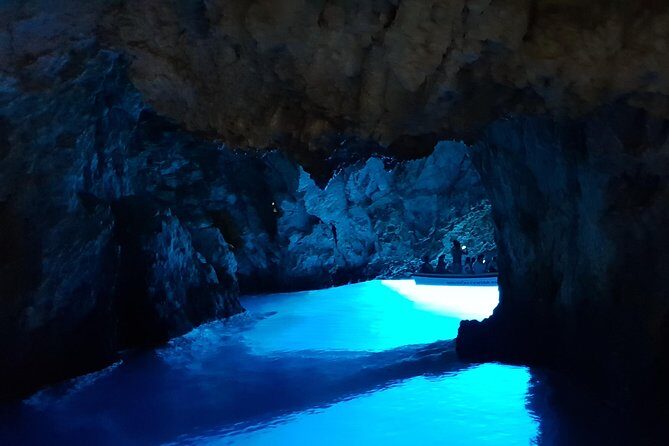 Private Custom Island Hopping Speedboat Tour from Hvar - Detailed Breakdown of the Itinerary