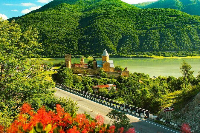 Private day Tour from Tbilisi to Kazbegi and Gudauri - The Itinerary in Detail