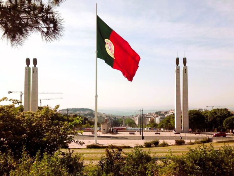 Private day tour Lisbon: Highlights with tastings - Key Points