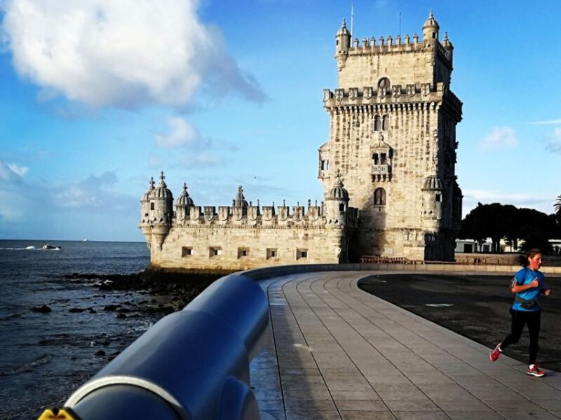 Private day tour Lisbon: Highlights with tastings - Neighborhood Wanderings and Viewpoints