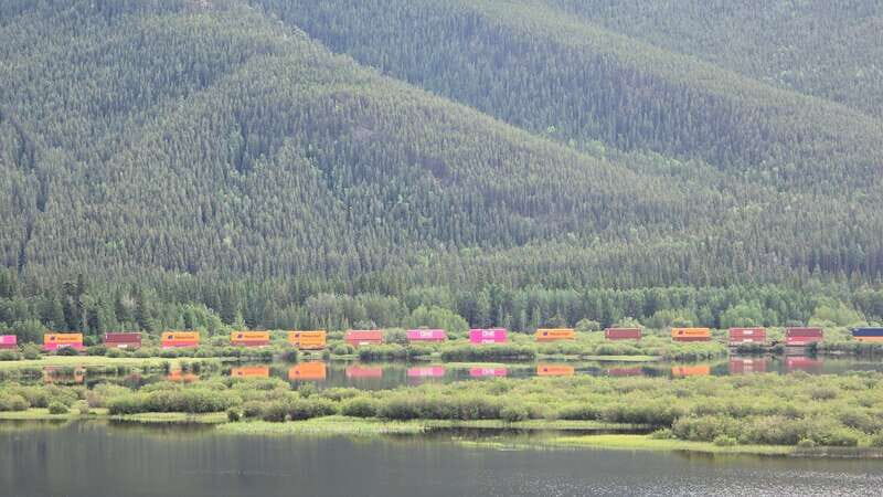 Private Day Tour: Moraine Lake and Lake Louise - Exploring the Canadian Rockies: A Close-Up of Moraine Lake and Lake Louise