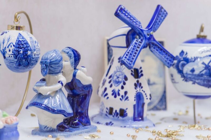 Private Day Tour of Amsterdam's Old Town Highlights by Car - Transportation and Group Size