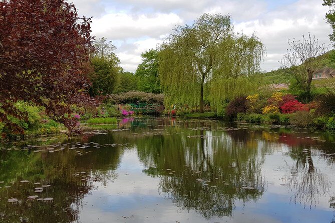 Private day tour to Giverny Gardens and Rouen from Paris - FAQs