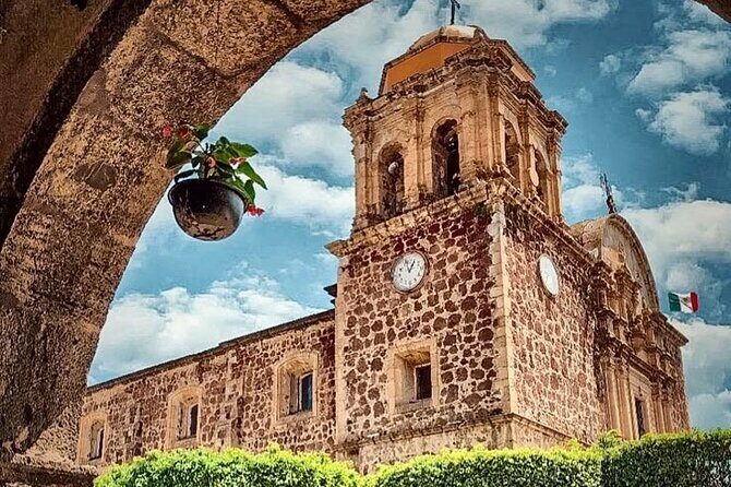 Private Day Tour to Tequila Cantaritos Factories and Castle - Key Points