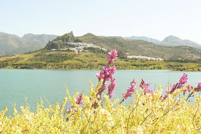 *Private Day Trip* from Cádiz: The White Towns of Andalusia - Second Stop: Zahara de la Sierra