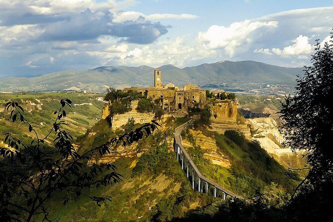 Private Day Trip from Rome to Orvieto and Civita di Bagnoregio - Visiting Civita di Bagnoregio: The Eroding Wonder