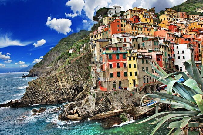 Private Day Trip to Cinque Terre and Pisa from Florence - The Experience in Detail