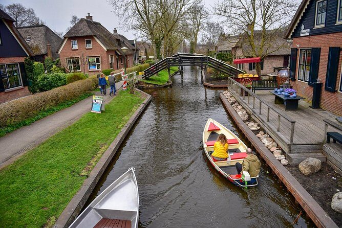 Private Daytrip Giethoorn and Windmills of Zaanse Schans from Amsterdam - Practical Considerations