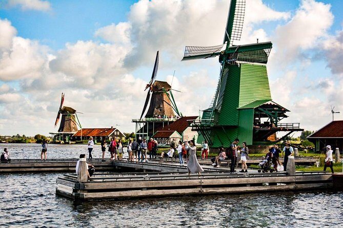 Private Daytrip Giethoorn and Windmills of Zaanse Schans from Amsterdam - FAQs
