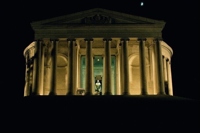 Private DC Monuments by Moonlight (Up to 12 Guests) - FAQs