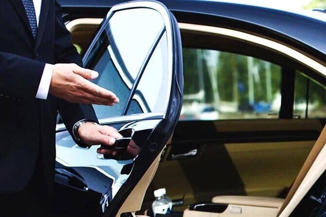 Private Departure Transfer from Paris to CDG or ORLY Airport - What to Expect on Your Ride