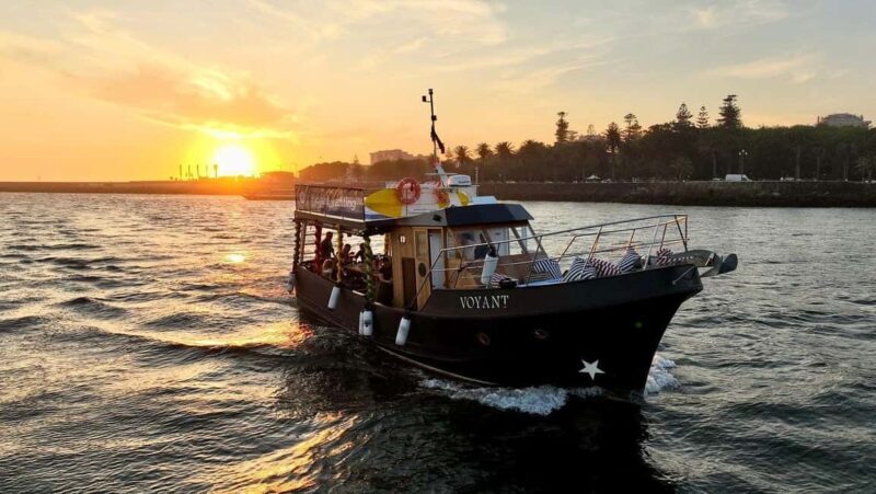 Private Douro River on 1930s Wooden Yacht - Discovering Porto from the Water on a Vintage Yacht
