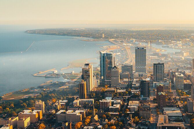 Private Downtown Milwaukee Helicopter Ride - FAQ