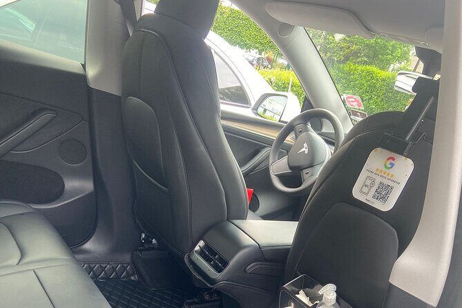 Private Driver between Paris and Charles De Gaulle / Orly Airport - The Perfect Fit for Different Travelers