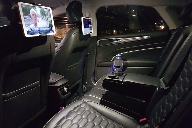 Private driver from Charles de Gaulle airport to Paris: Premium Service - Booking and Flexibility